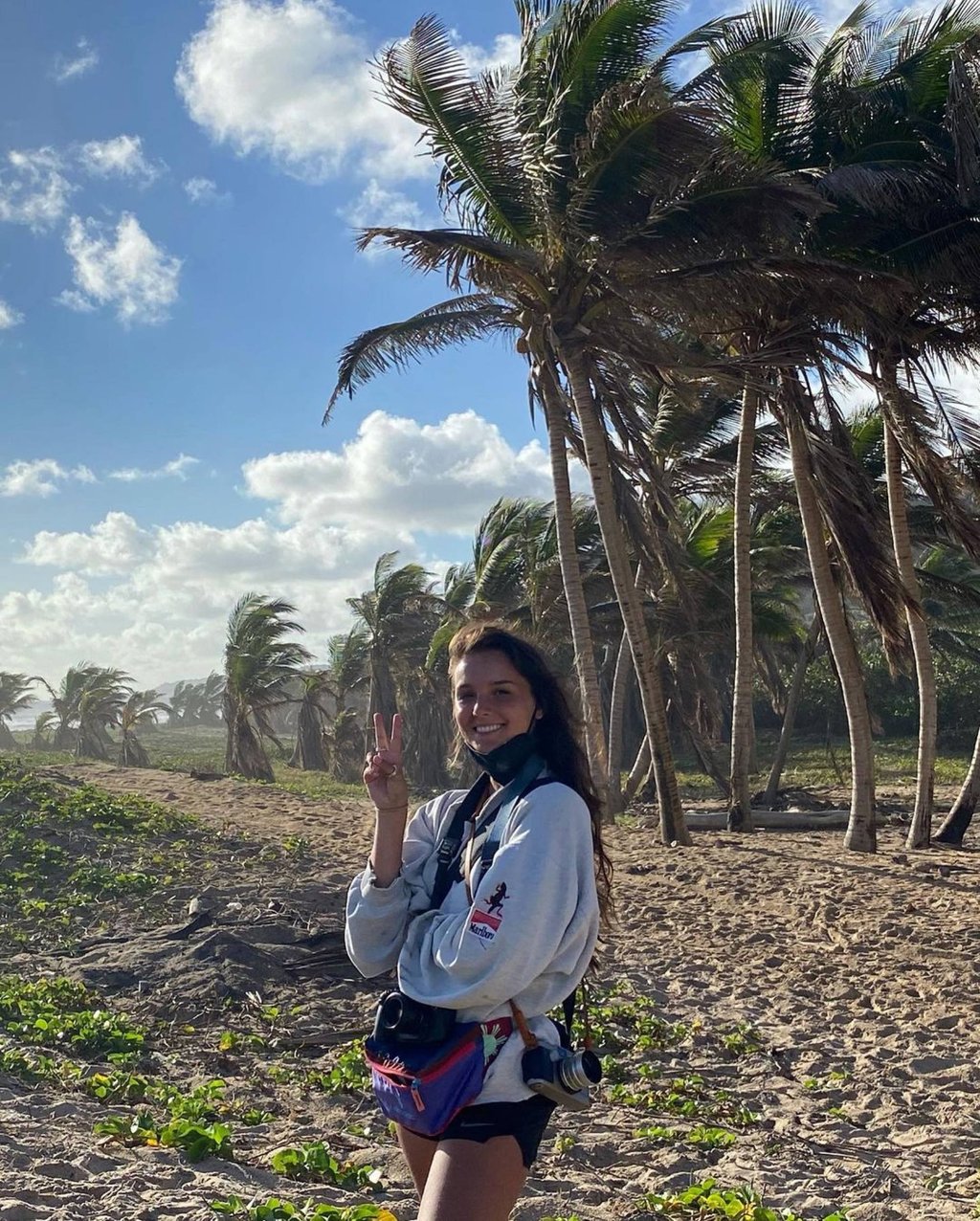 Elaine Siemek is a photographer. Photo: @elameeeee/Instagram