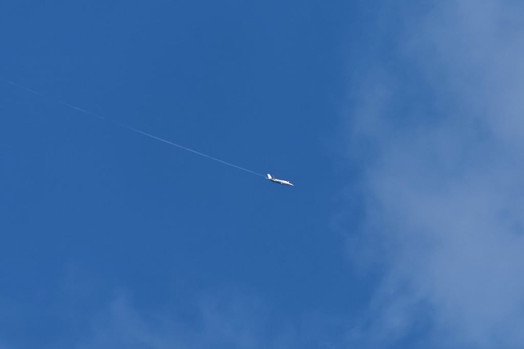 An Israeli fighter jet flies over the northern border with Lebanon. Photo: EPA-EFE An Israeli fighter jet flies over the northern border with Lebanon. Photo: EPA-EFE