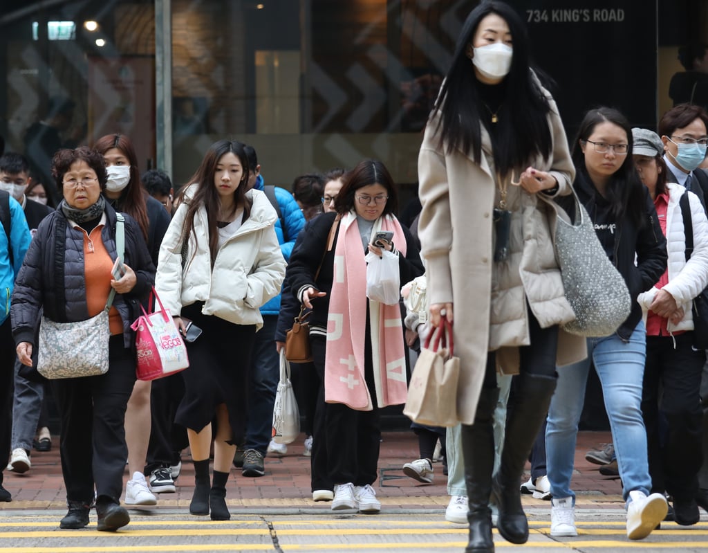 An intense monsoon is expected to bring cold weather to Hong Kong from Monday, Observatory says. Photo: Xiaomei Chen An intense monsoon is expected to bring cold weather to Hong Kong from Monday, Observatory says. Photo: Xiaomei Chen