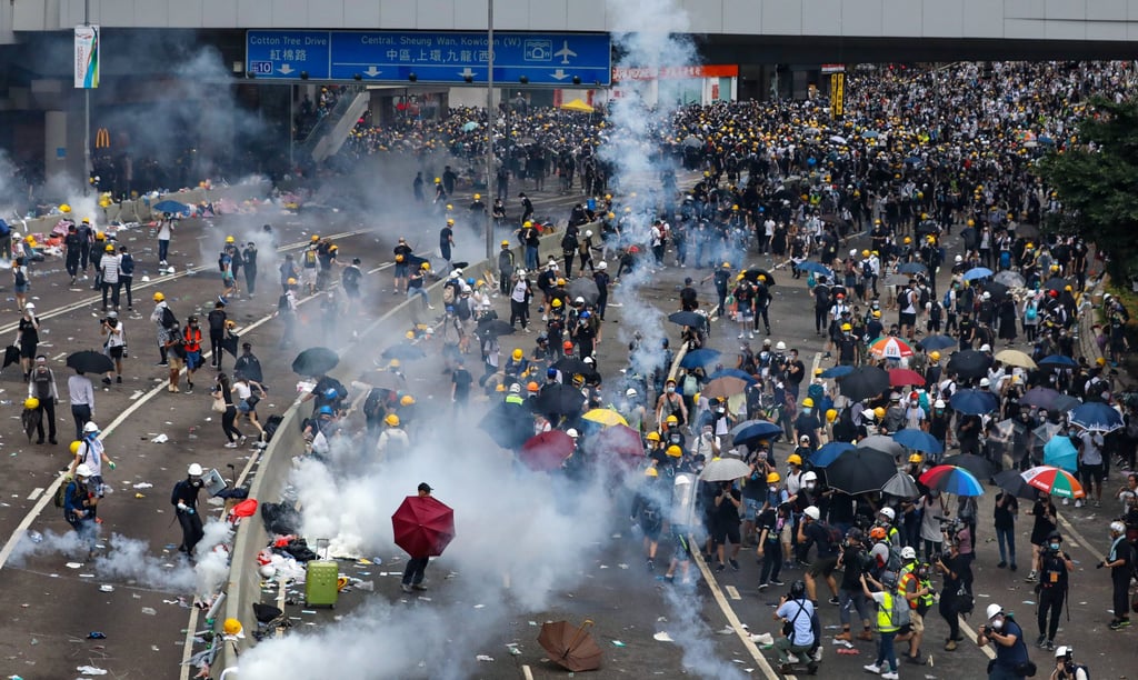 Hong Kong's Jimmy Lai failed to get Pence, Pompeo to subscribe to Apple Daily โ as it happened | South China Morning Post