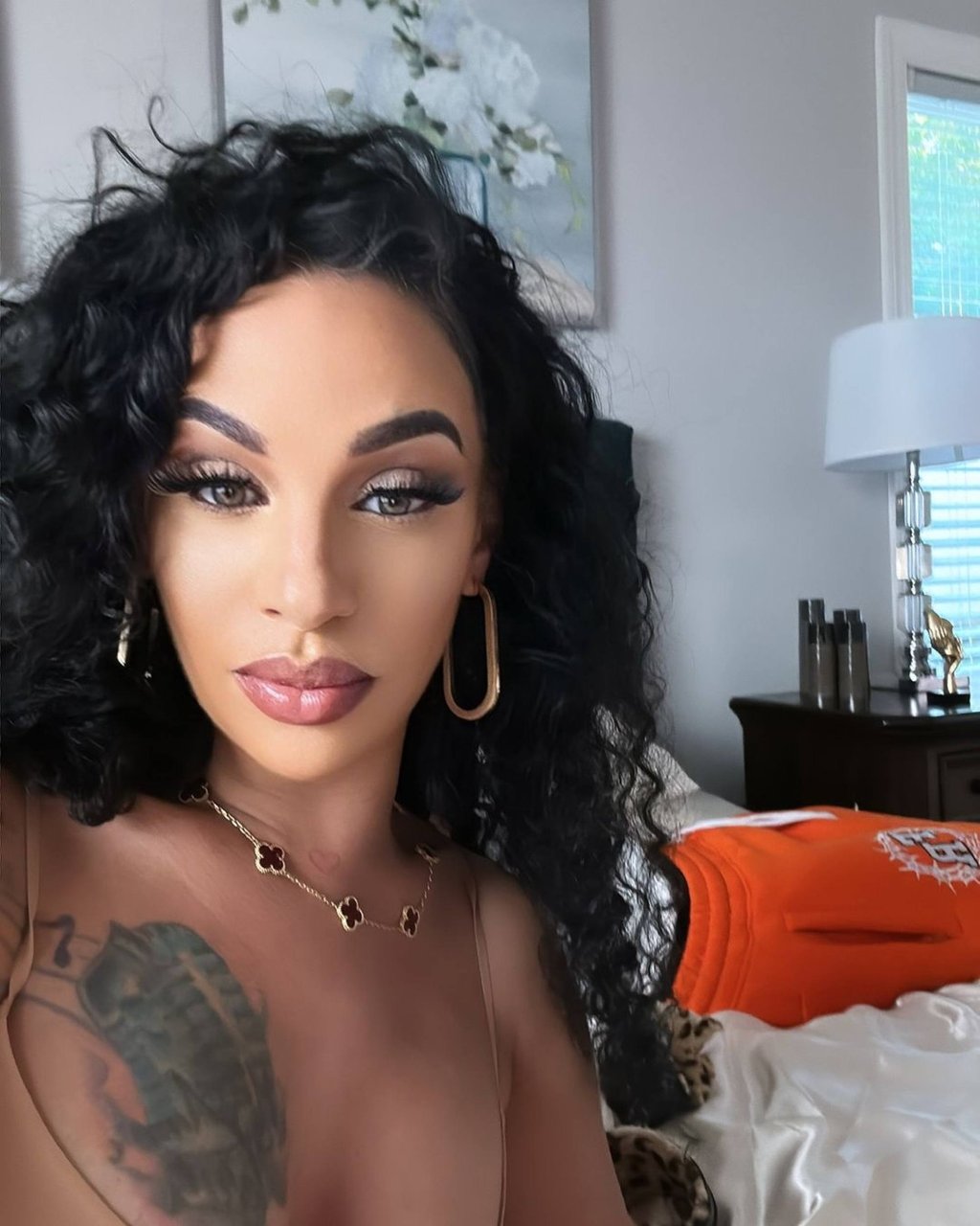 Crystal Renay markets her own skincare line. Photo: @itscrystalsmith/Instagram