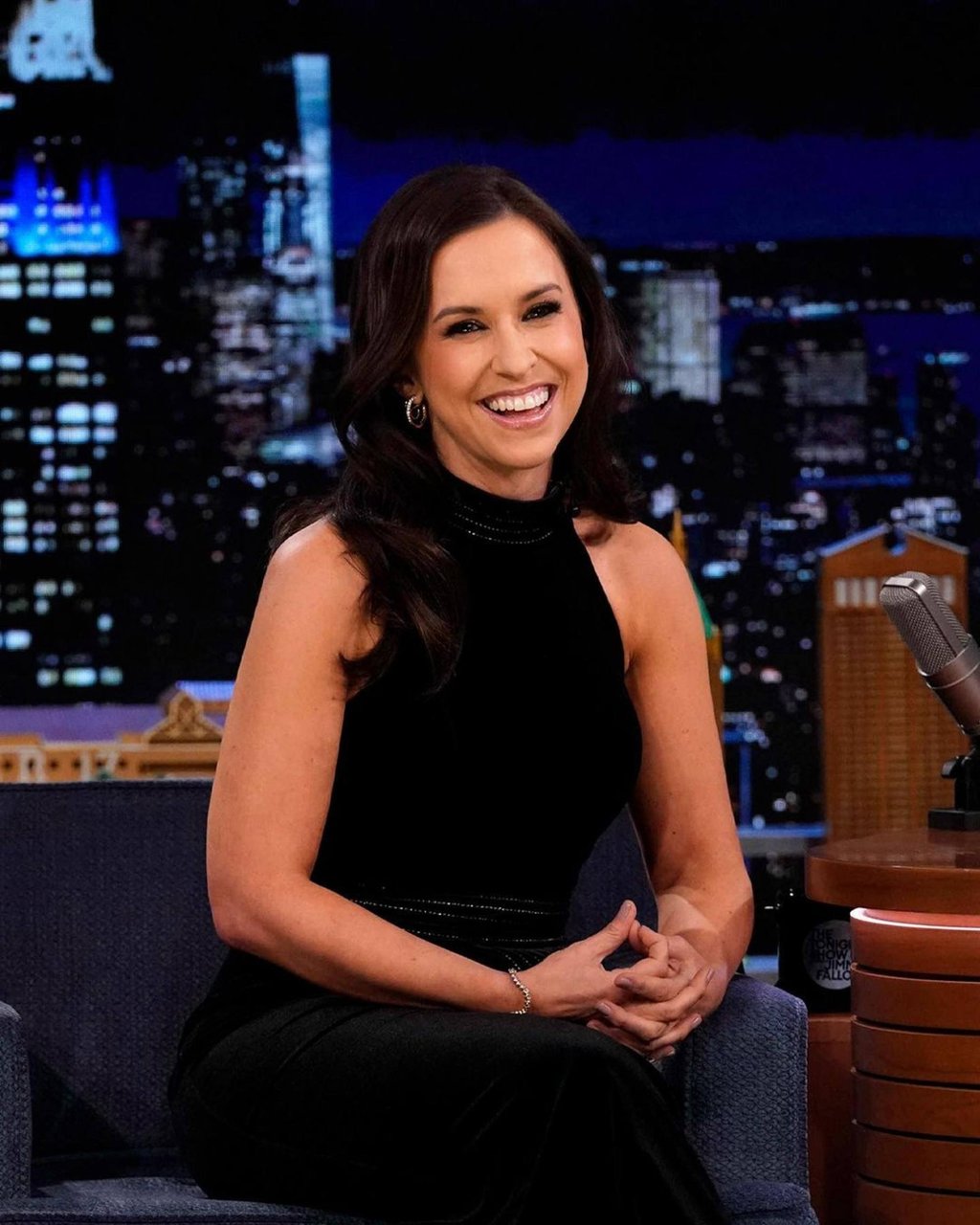 Lacey Chabert dreamed of becoming a waitress. Photo: @thereallacey/Instagram