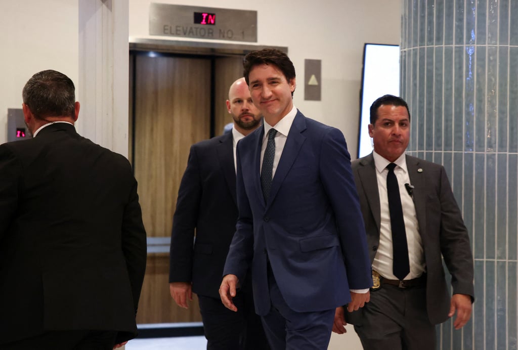 Trudeau leaves a hotel in West Palm Beach en route to meet Trump at Mar-a-Lago in Palm Beach, Florida on Friday. Photo: Reuters Trudeau leaves a hotel in West Palm Beach en route to meet Trump at Mar-a-Lago in Palm Beach, Florida on Friday. Photo: Reuters