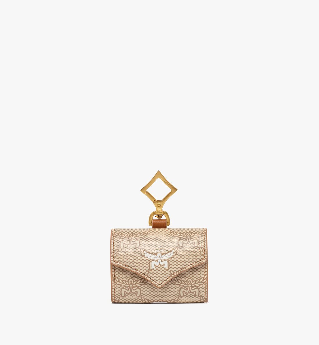 【FENDI】FF Diamonds Airpods Pro Charm ★関税送料込み 4 AirPod cases that blend style and function, from Hermès to