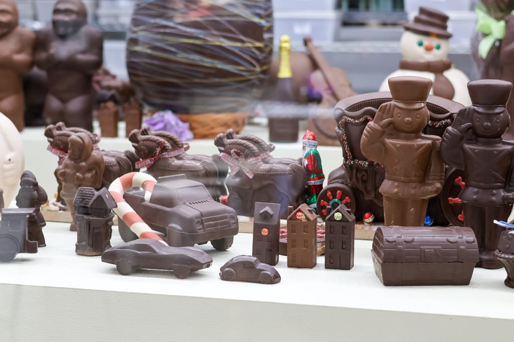 The holiday season usually means lots of tempting chocolate. For your health’s sake, choose dark – A study shows five one-ounce servings a week could lower your risk of diabetes. Photo: Shutterstock The holiday season usually means lots of tempting chocolate. For your health’s sake, choose dark – A study shows five one-ounce servings a week could lower your risk of diabetes. Photo: Shutterstock