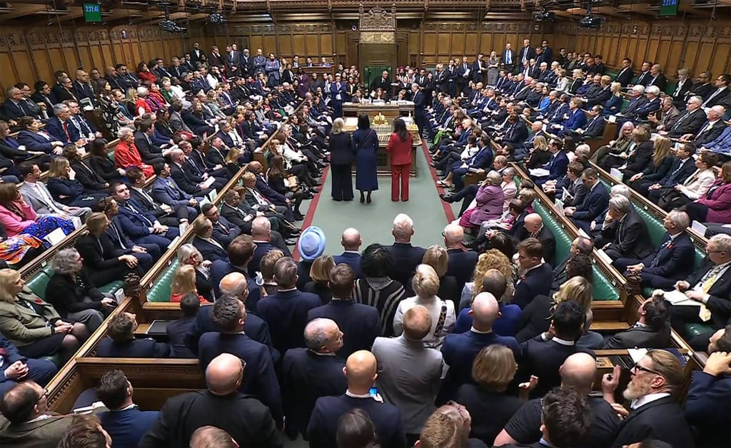 A packed House of Commons waits for the result of voting after the debate on the Terminally Ill Adults (End of Life) Bill at the British Parliament in London on November 29. Photo: AFP
