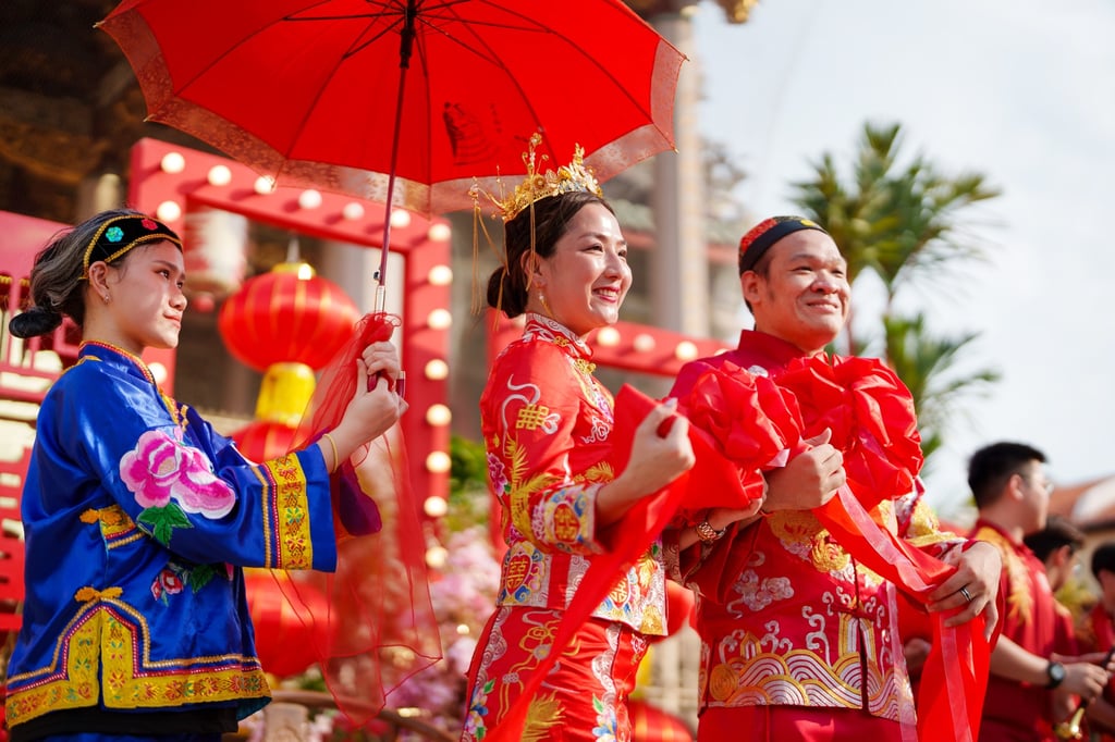 Some superstitiously believe that the intense stare of majestic stone guardian lions could bring misfortune to the newlyweds. Photo: Shutterstock Some superstitiously believe that the intense stare of majestic stone guardian lions could bring misfortune to the newlyweds. Photo: Shutterstock