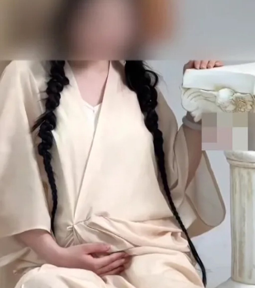 The new craze has swept China as the country faces plunging birth and marriage rates. Photo: Baidu