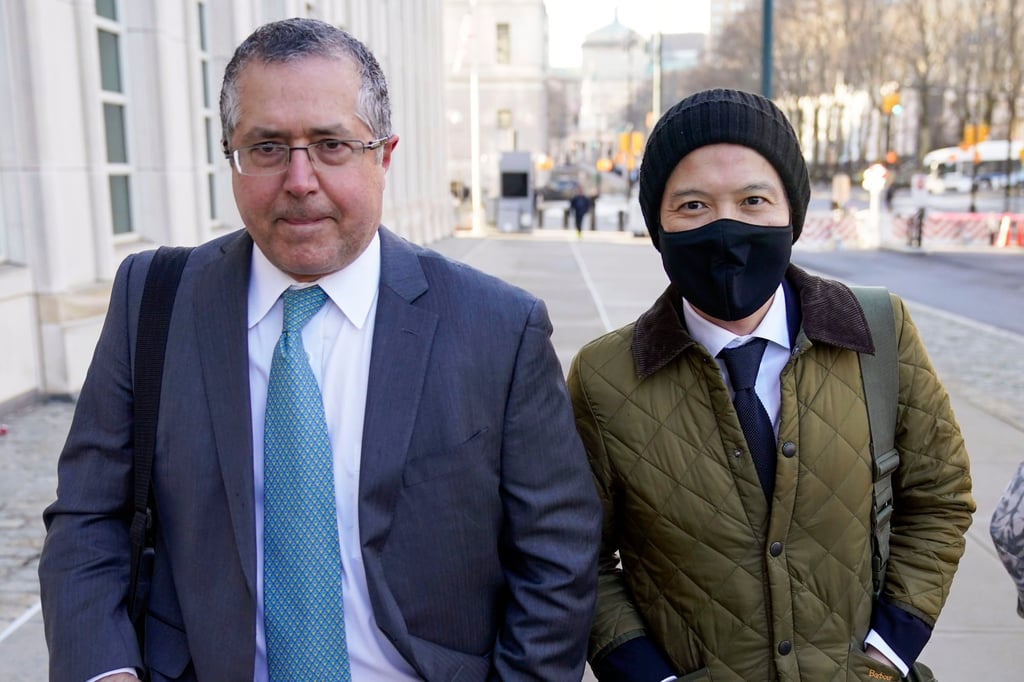 Marc Agnifilo in 2022, with former Goldman Sachs banker Roger Ng. Photo: AP Marc Agnifilo in 2022, with former Goldman Sachs banker Roger Ng. Photo: AP