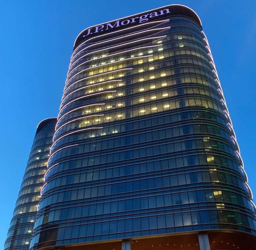 J.P. Morgan Private Bank’s global team of experts and advisers serve many of the world’s UHNW individuals.