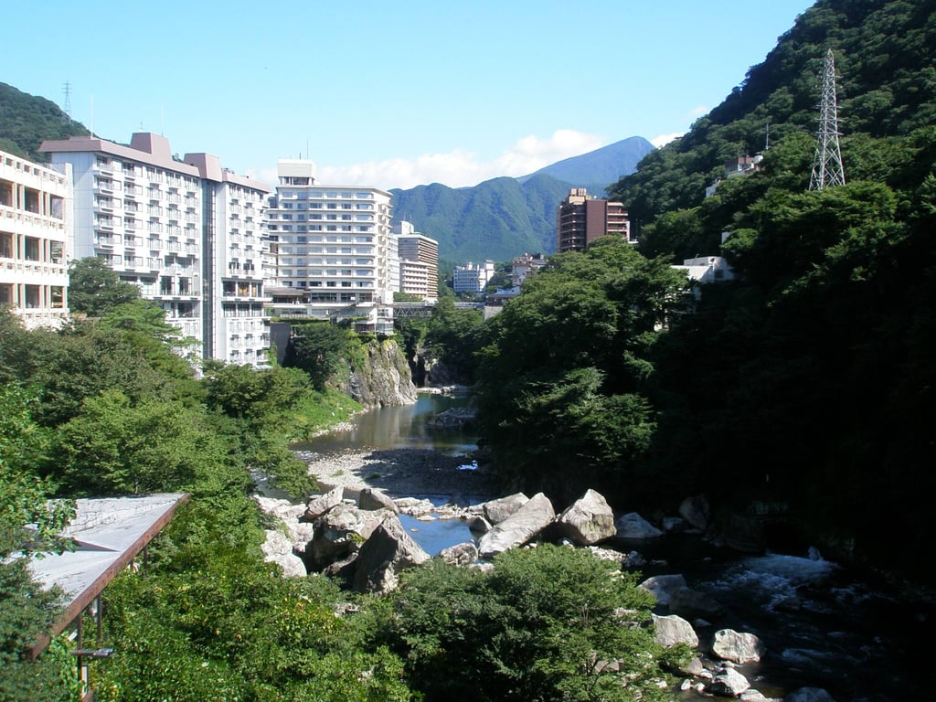 The Kinugawa River is lined with hotels both revived and abandoned. Photo: Wikipedia/掬茶