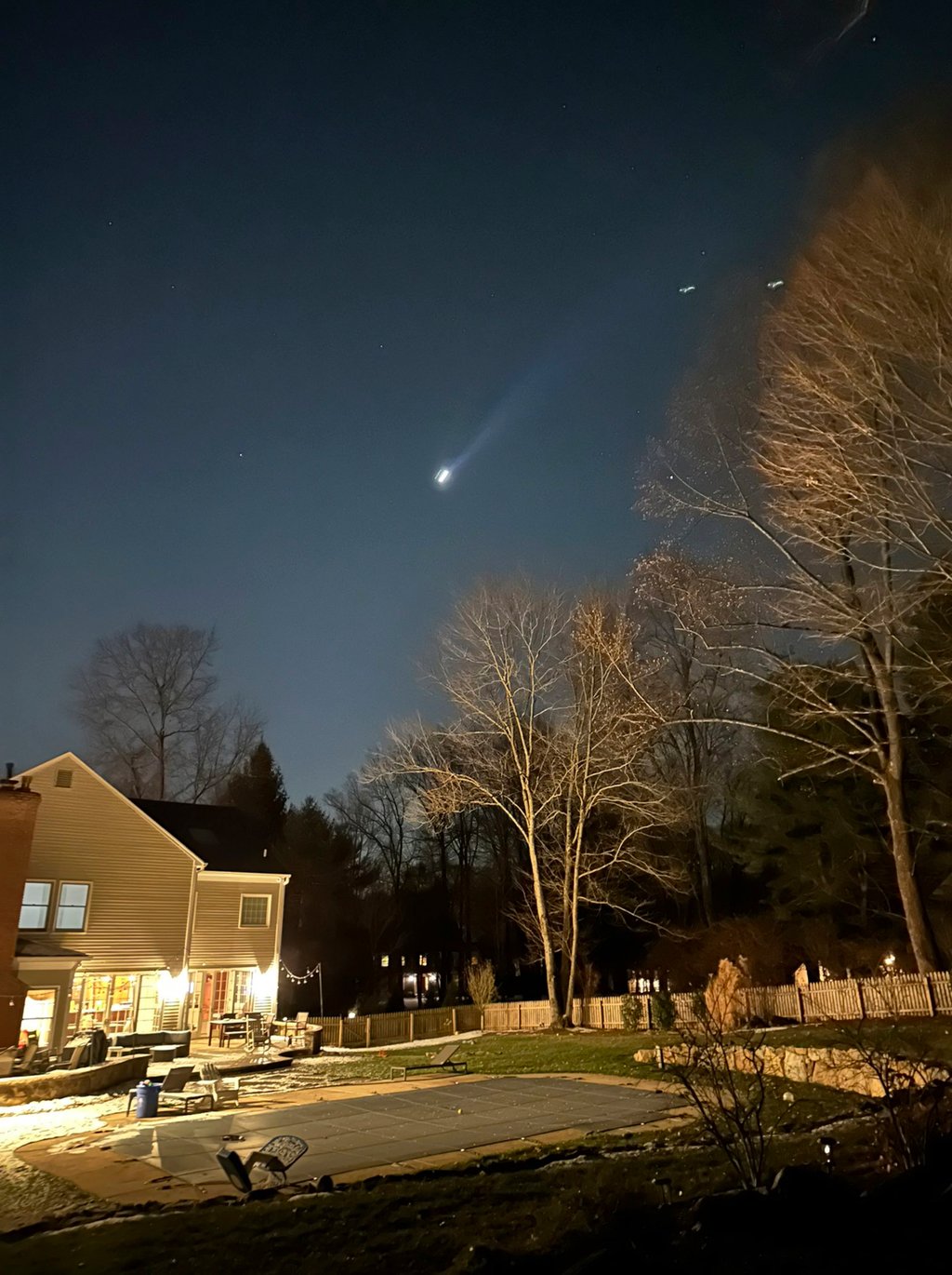 Multiple drones are seen over Bernardsville, New Jersey, on December 5, 2024. Photo: AP