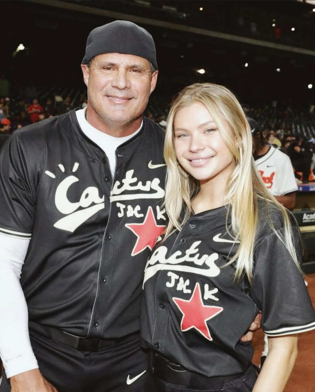 MLB legend Jose Canseco and his daughter Josie. Photo: @josiecanseco/Instagram MLB legend Jose Canseco and his daughter Josie. Photo: @josiecanseco/Instagram