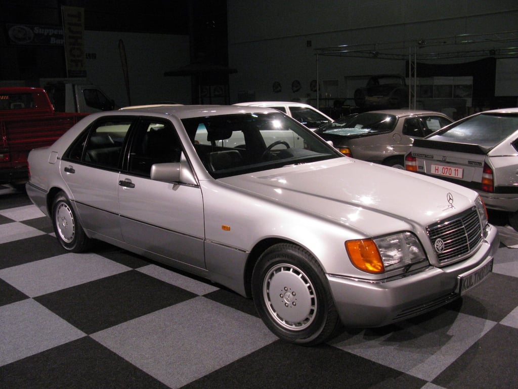 The Mercedes S-class W140 was the first car to have a controller area network (CAN) bus computer system in the early 1990s. The Mercedes S-class W140 was the first car to have a controller area network (CAN) bus computer system in the early 1990s.
