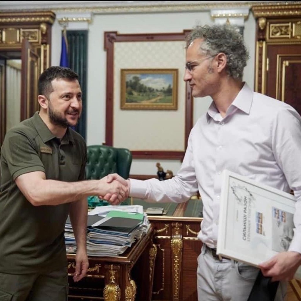 Palantir Technologies does work for government agencies around the world: Alex Karp meets Volodymyr Zelenskyy, President of Ukraine. Photo: @palantirian/Instagram Palantir Technologies does work for government agencies around the world: Alex Karp meets Volodymyr Zelenskyy, President of Ukraine. Photo: @palantirian/Instagram