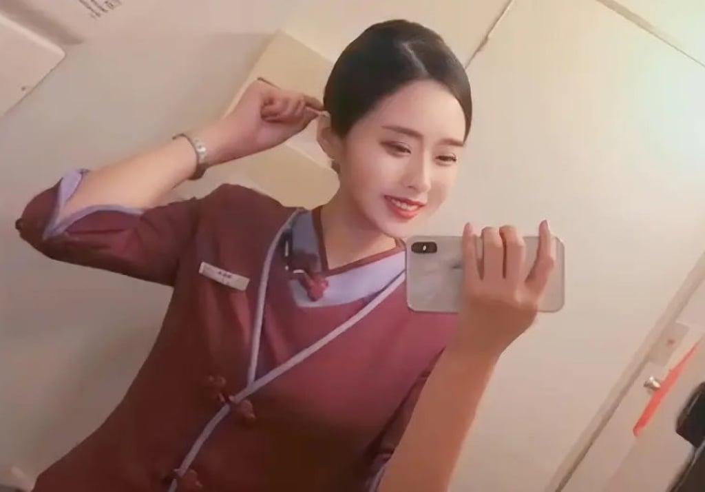 Yang Yanxi quit her airline job to be closer to her family in rural China. Photo: Weibo Yang Yanxi quit her airline job to be closer to her family in rural China. Photo: Weibo