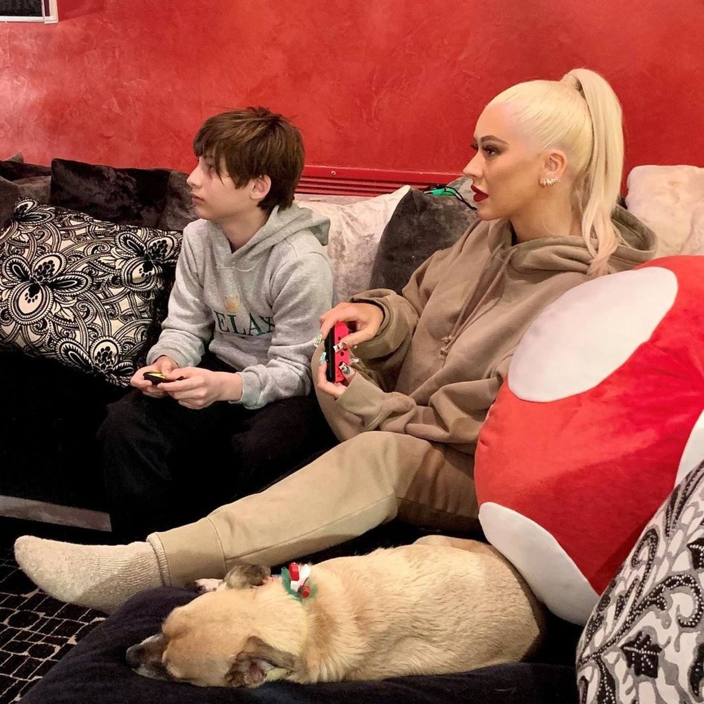 Christina Aguilera playing video games with Max in 2020. Photo: @xtina/Instagram Christina Aguilera playing video games with Max in 2020. Photo: @xtina/Instagram