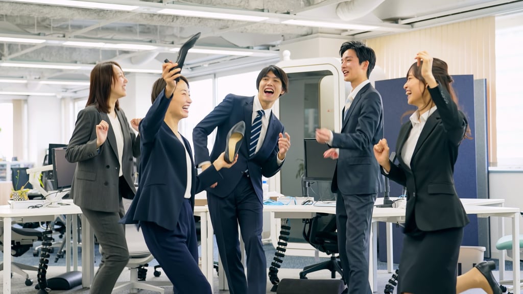 The company leave prizes were offered by the team leader at a year-end office party. Photo: Shutterstock The company leave prizes were offered by the team leader at a year-end office party. Photo: Shutterstock