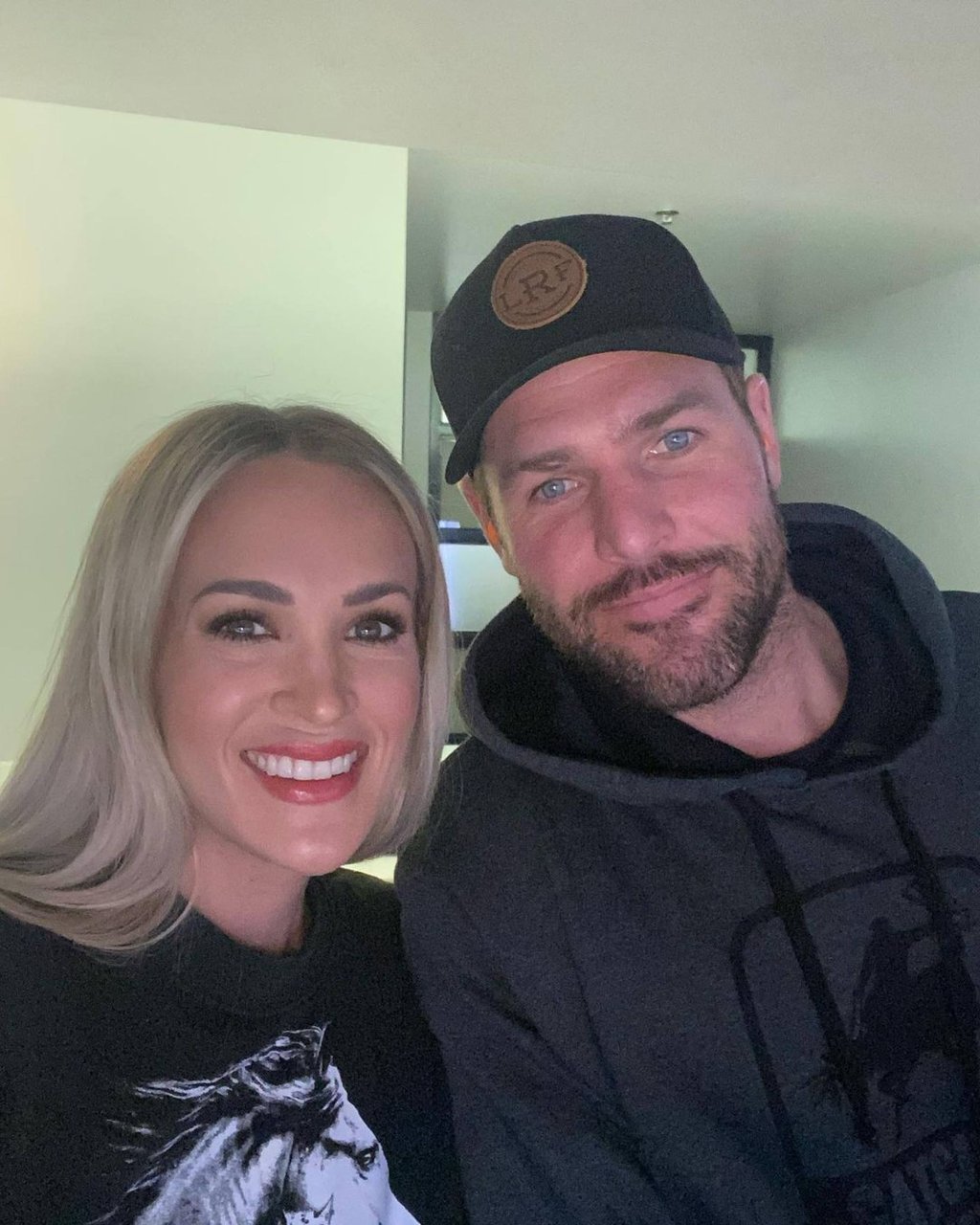 carrie underwood marido equipo de hockey