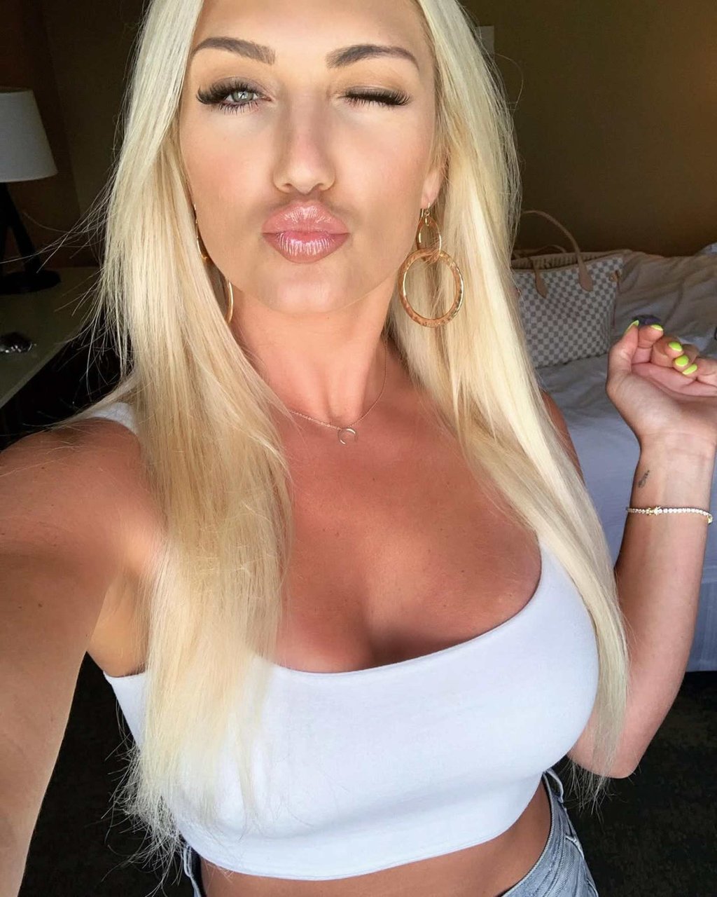 Brooke Oleksy is the daughter of Hulk and Linda Hogan. Photo: @mizzhogan/Instagram Brooke Oleksy is the daughter of Hulk and Linda Hogan. Photo: @mizzhogan/Instagram