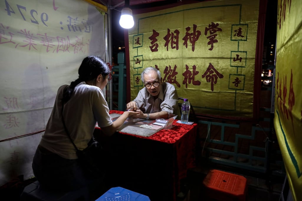 Chinese people like to learn their future by visiting a fortune-teller. If bad luck awaits some in the Year of the Snake, there are steps they can take to improve their prospects. Photo: Shutterstock Chinese people like to learn their future by visiting a fortune-teller. If bad luck awaits some in the Year of the Snake, there are steps they can take to improve their prospects. Photo: Shutterstock