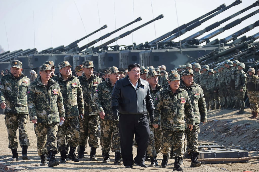 North Korean leader Kim Jong-un supervises artillery firing drills in North Korea. Photo: AP North Korean leader Kim Jong-un supervises artillery firing drills in North Korea. Photo: AP