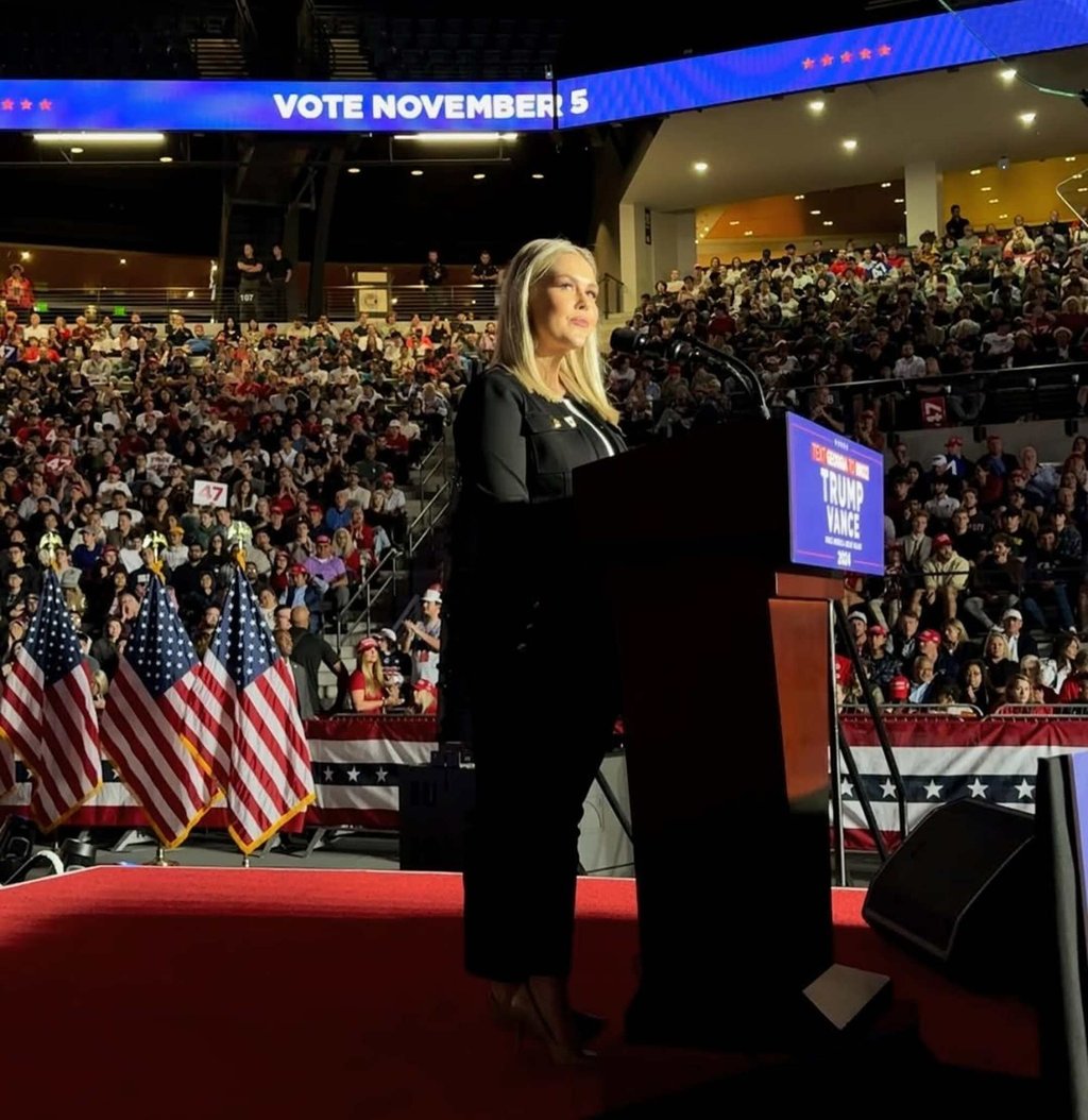 Karoline Leavitt isn’t afraid to stick her neck out in public for Donald Trump. Photo: @karolineleavitt/Instagram Karoline Leavitt isn’t afraid to stick her neck out in public for Donald Trump. Photo: @karolineleavitt/Instagram