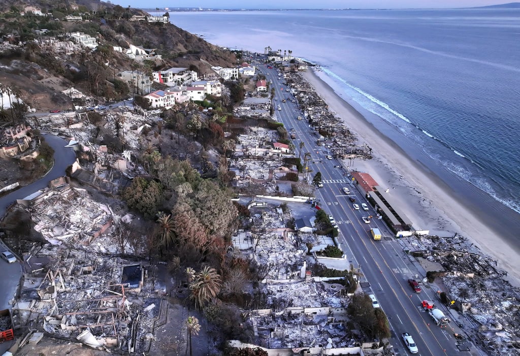 Homes destroyed by the wildfire in Malibu. Photo: Getty Images/TNS