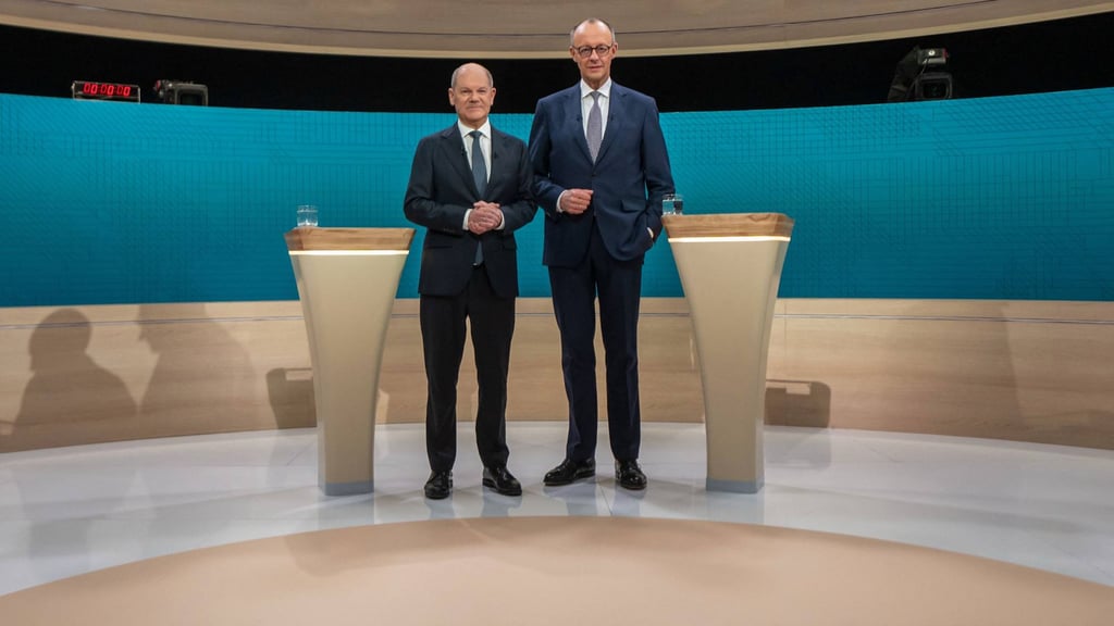 German Chancellor Olaf Scholz and Friedrich Merz, the main candidate and chairman of the Christian Democratic Union. Photo: AFP German Chancellor Olaf Scholz and Friedrich Merz, the main candidate and chairman of the Christian Democratic Union. Photo: AFP