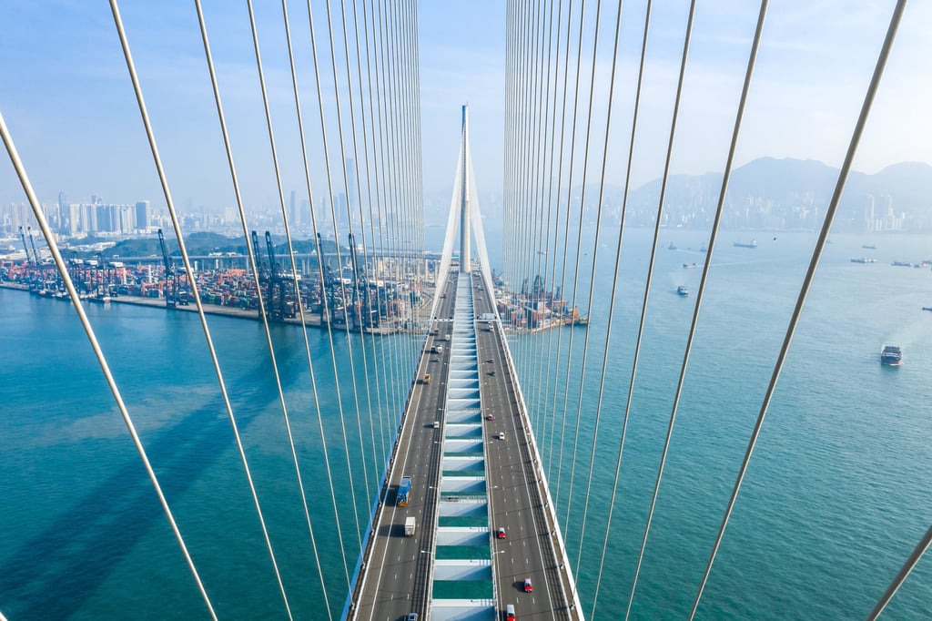 Hong Kong’s global connectivity facilitates efficient listings. Hong Kong’s global connectivity facilitates efficient listings.