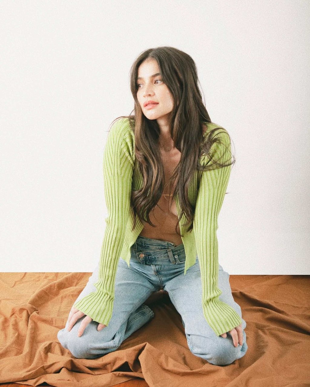 Anne Curtis showed us how to rock a cute and sexy cardie look in October 2021. Photo: @annecurtissmith/Instagram