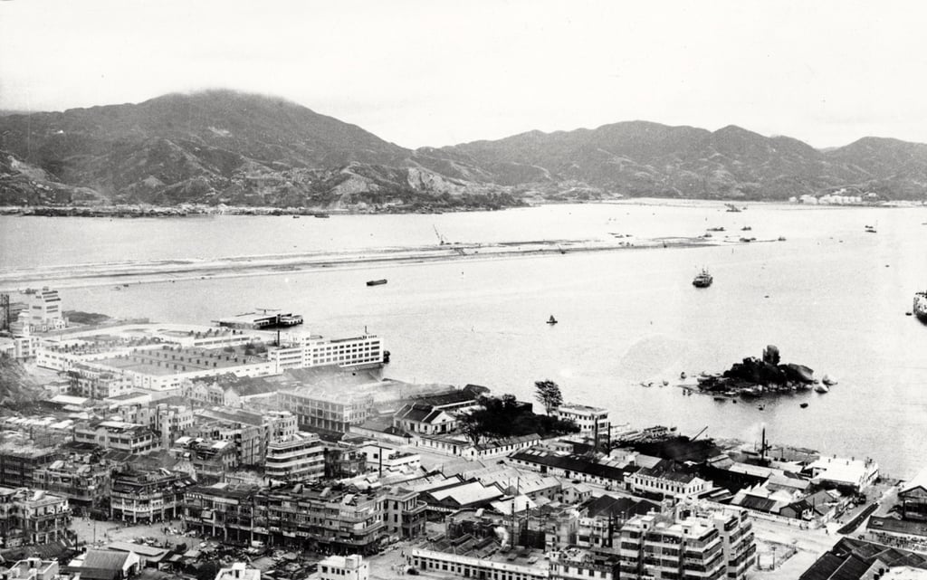 The Kai Tak runway under construction in the mid-1950s. Picture: Dragages Hong Kong