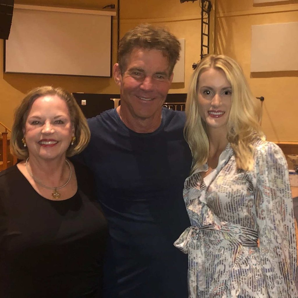 Dennis Quaid (centre) and Laura Savoie (right) with a fan. Photo: @teresa_faye_morris/Instagram Dennis Quaid (centre) and Laura Savoie (right) with a fan. Photo: @teresa_faye_morris/Instagram