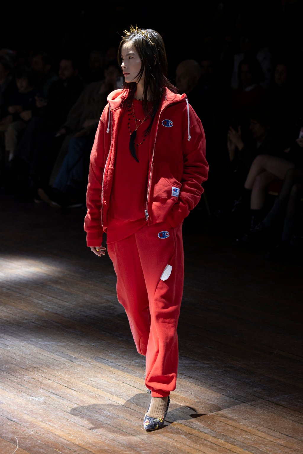 A sporty ensemble in collaboration with US brand Champion at Undercover. Photo: Valerio Mezzanotti