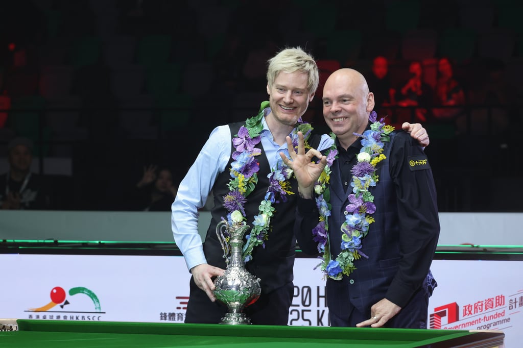Stuart Bingham (right) with Neil Robertson during the trophy presentation. Photo: Dickson Lee Stuart Bingham (right) with Neil Robertson during the trophy presentation. Photo: Dickson Lee
