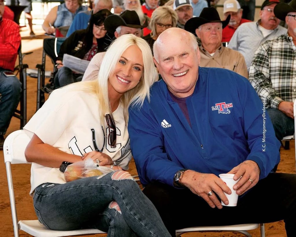 Erin Bradshaw with her father Terry Bradshaw. Photo: @ebradshaw12/Instagram