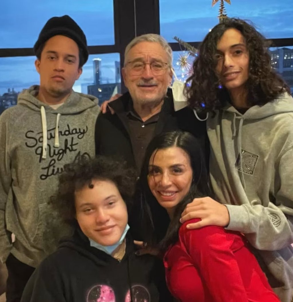 Aaron De Niro (front left) with his siblings and father Robert De Niro. Photo: Instagram Aaron De Niro (front left) with his siblings and father Robert De Niro. Photo: Instagram