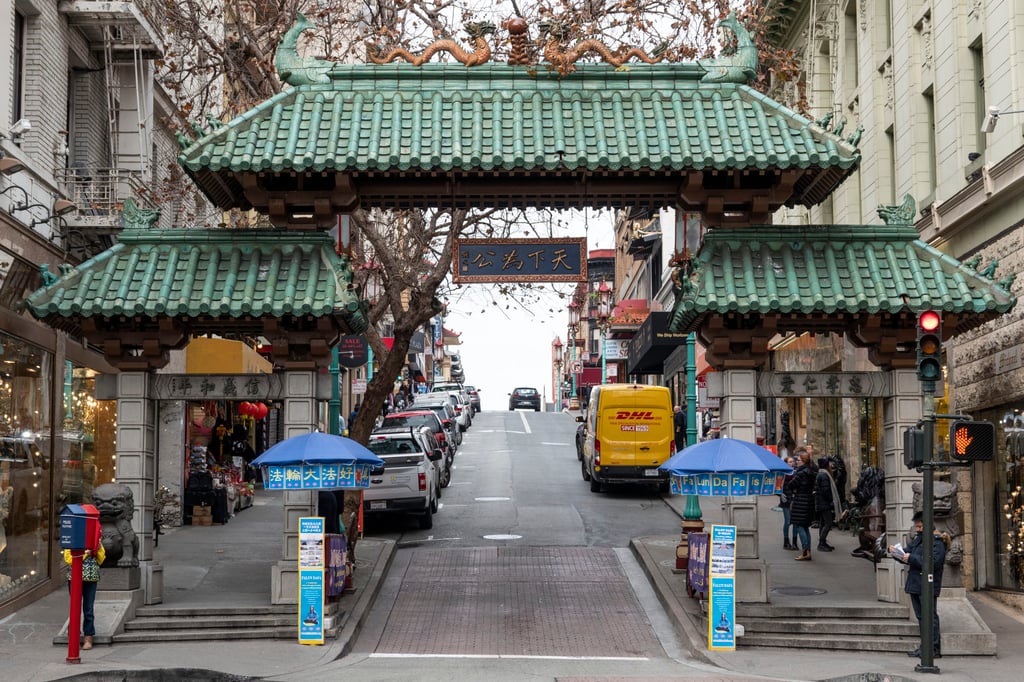 The Dragon Gate at the intersection of Bush Street and Grant Avenue marks the main southern entrance to San Francisco’s Chinatown. Photo: Getty Images The Dragon Gate at the intersection of Bush Street and Grant Avenue marks the main southern entrance to San Francisco’s Chinatown. Photo: Getty Images