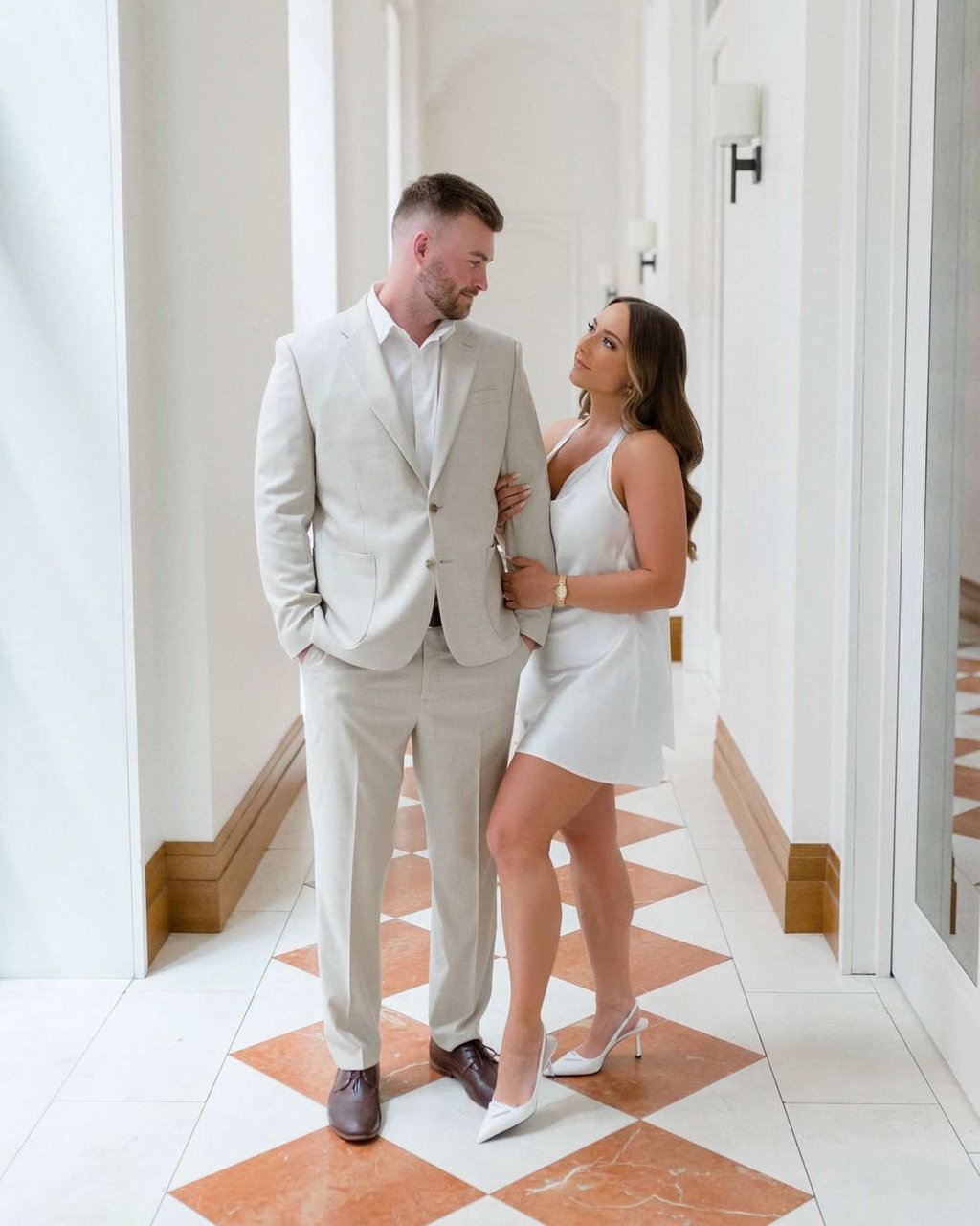 Evan McClintock picked out his wife’s engagement ring with help from her sister. Photo: @hailiejade/Instagram Evan McClintock picked out his wife’s engagement ring with help from her sister. Photo: @hailiejade/Instagram