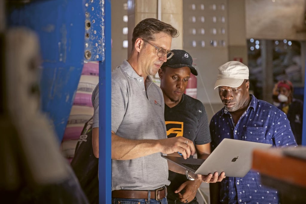 Felix Brooks-church (left), co-founder of social enterprise Sanku, is helping to enrich the flour produced in Africa’s mills to tackle malnutrition. Photo: Rolex/Reto Albertalli Felix Brooks-church (left), co-founder of social enterprise Sanku, is helping to enrich the flour produced in Africa’s mills to tackle malnutrition. Photo: Rolex/Reto Albertalli