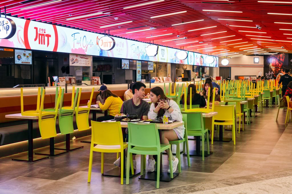 Hong Kong restaurants can expect a 20 per cent drop in business during the coming Easter holiday, industry leader Simon Wong has said. Photo: Nora Tam