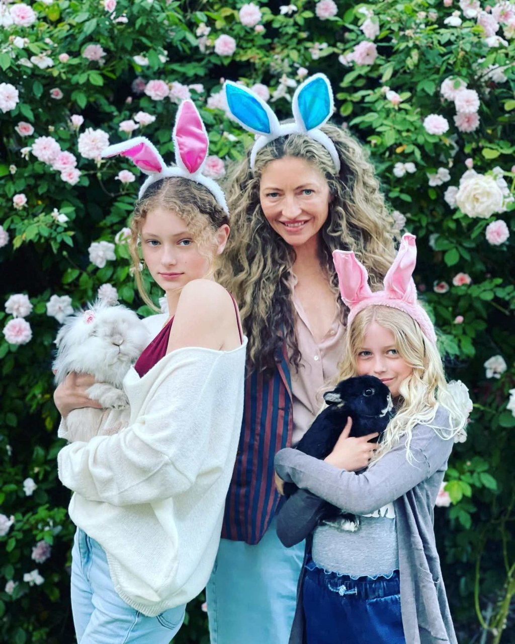 Rebecca Gayheart and her daughters donned bunny ears (and held real bunnies) during Easter 2022. Photo: @rebeccagayheartdane/Instagram