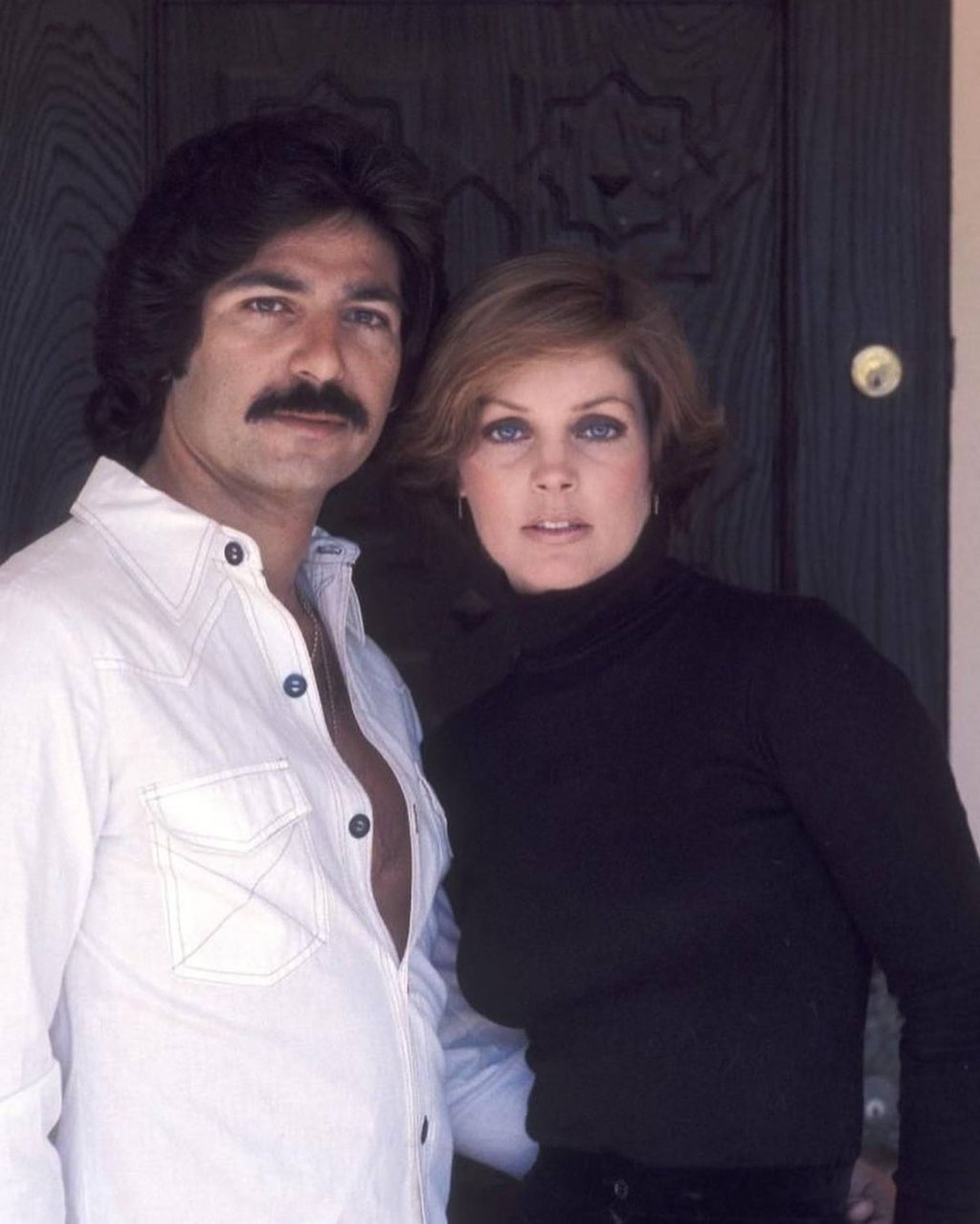 Priscilla Presley with Robert Kardashian Sr. Photo: @90s.dios/Instagram Priscilla Presley with Robert Kardashian Sr. Photo: @90s.dios/Instagram