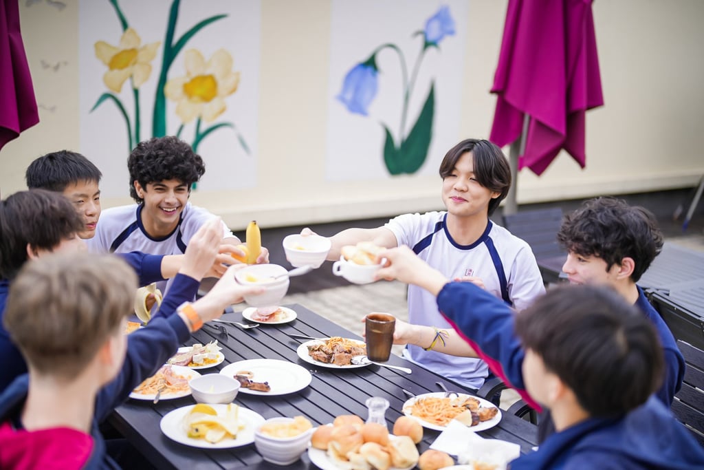 CIS’ one-year, academic and residential programme for Year 10 students in Hangzhou helps them bond with one another and enhance their Chinese language skills.