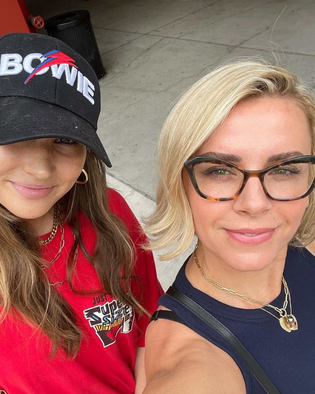 Sara Wyle with her stepdaughter Auden Wyle. Photo: @sarawyle/Instagram