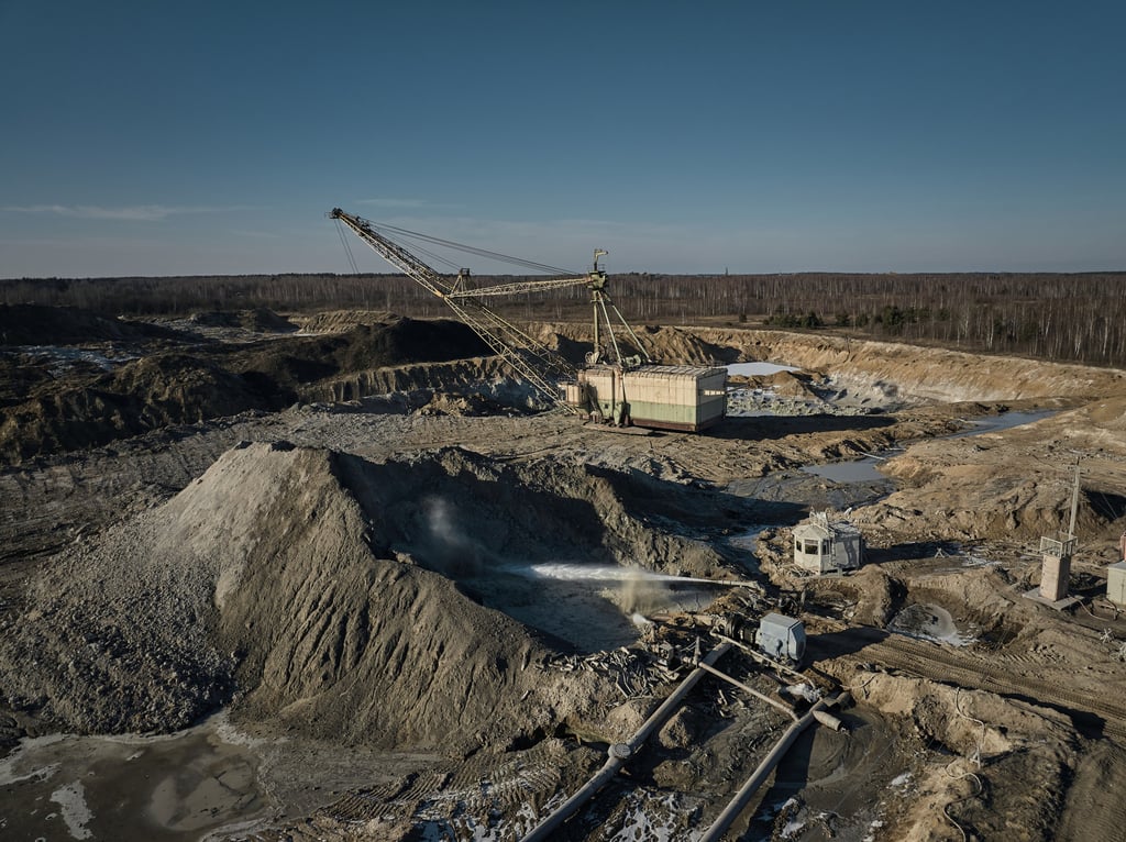 An excavator mines rare earth materials in the Zhytomyr region of Ukraine. Photo: Getty