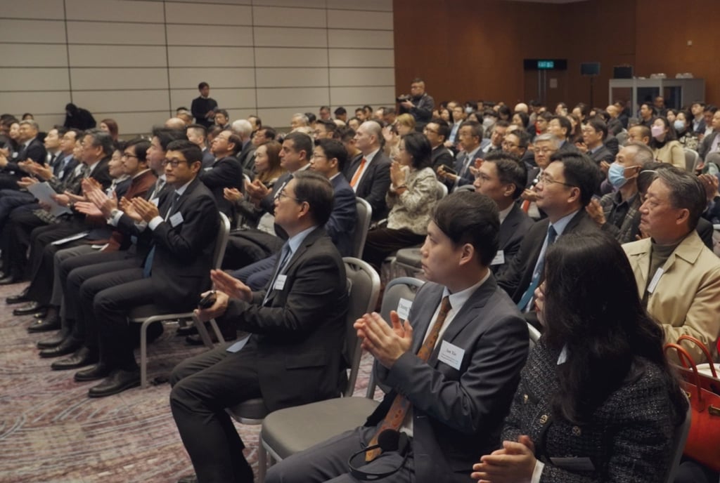 Discussions during the Belt and Road Cross-professional Forum saw about 30 entrepreneurs and business leaders share their experiences and discuss their latest projects.