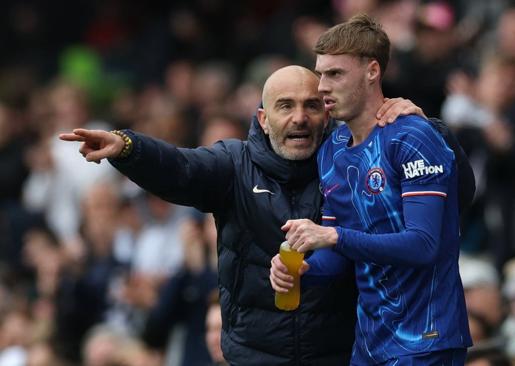 Chelsea boss Enzo Maresca gives instructions to Cole Palmer (right). Photo: Reuters Chelsea boss Enzo Maresca gives instructions to Cole Palmer (right). Photo: Reuters