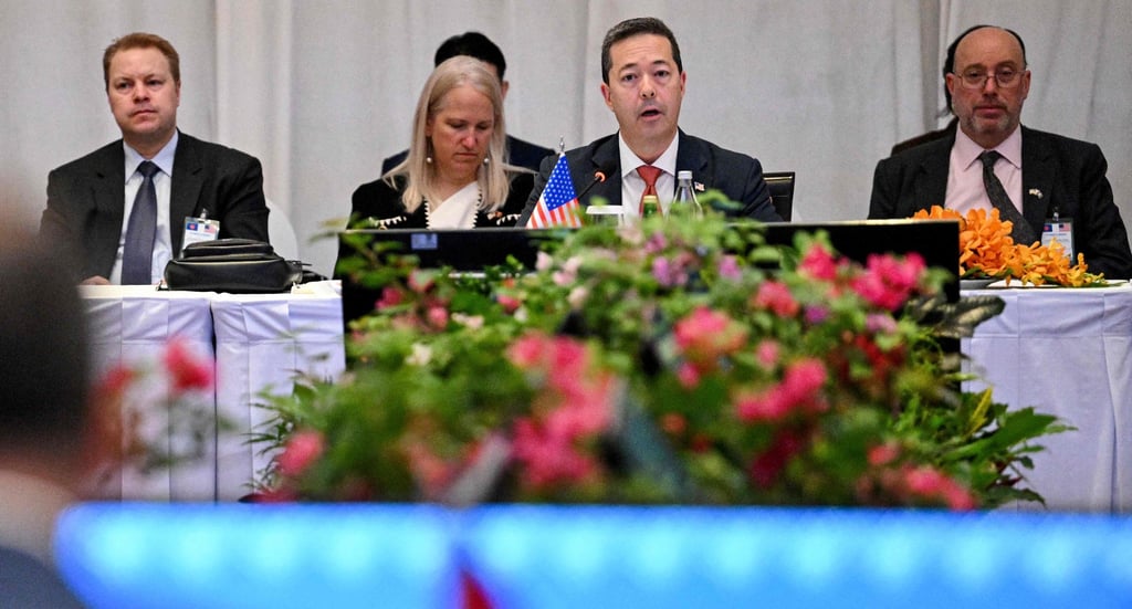 US Senior Bureau official Sean O’Neill (second from right) at the 37th US-Asean Dialogue in Siem Reap on Tuesday. Photo: AFP US Senior Bureau official Sean O’Neill (second from right) at the 37th US-Asean Dialogue in Siem Reap on Tuesday. Photo: AFP