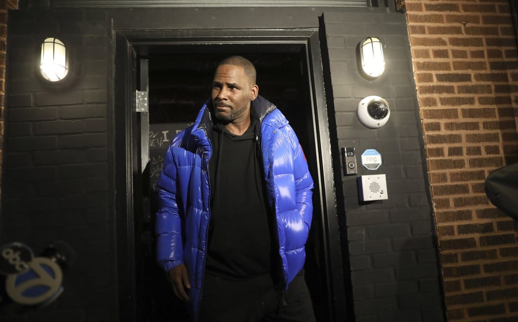 Musician R. Kelly emerges from his Chicago studio to turn himself in to Chicago police in February 2019. Photo: TNS